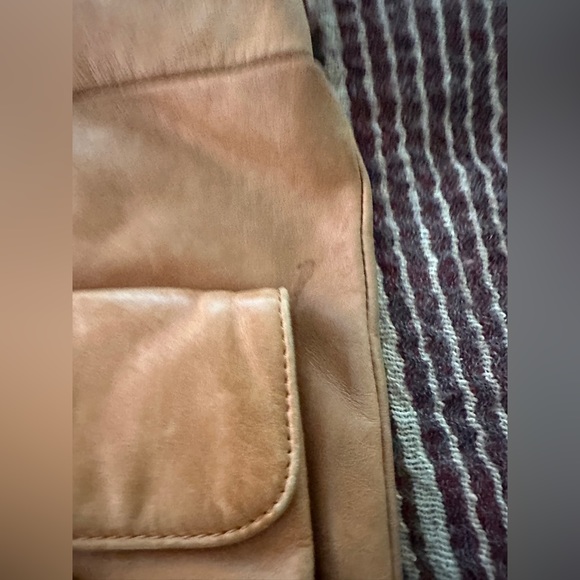 HOBO International leather adjustable crossbody bag - Picture 9 of 13